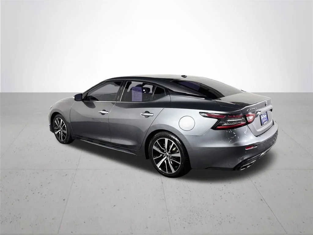 Used 2021 Gray Nissan SV image 8