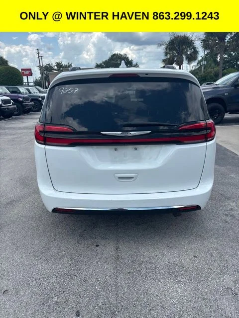 Used 2022 White Chrysler Touring L image 3