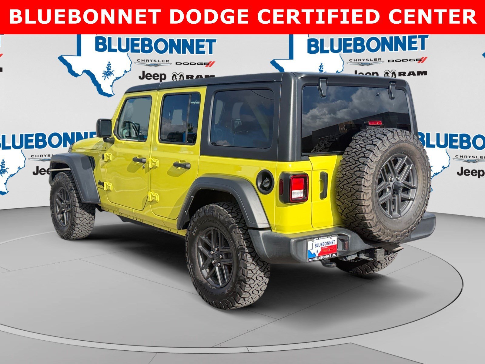 Used 2024 High Velocity Clearcoat Jeep Sport S image 7