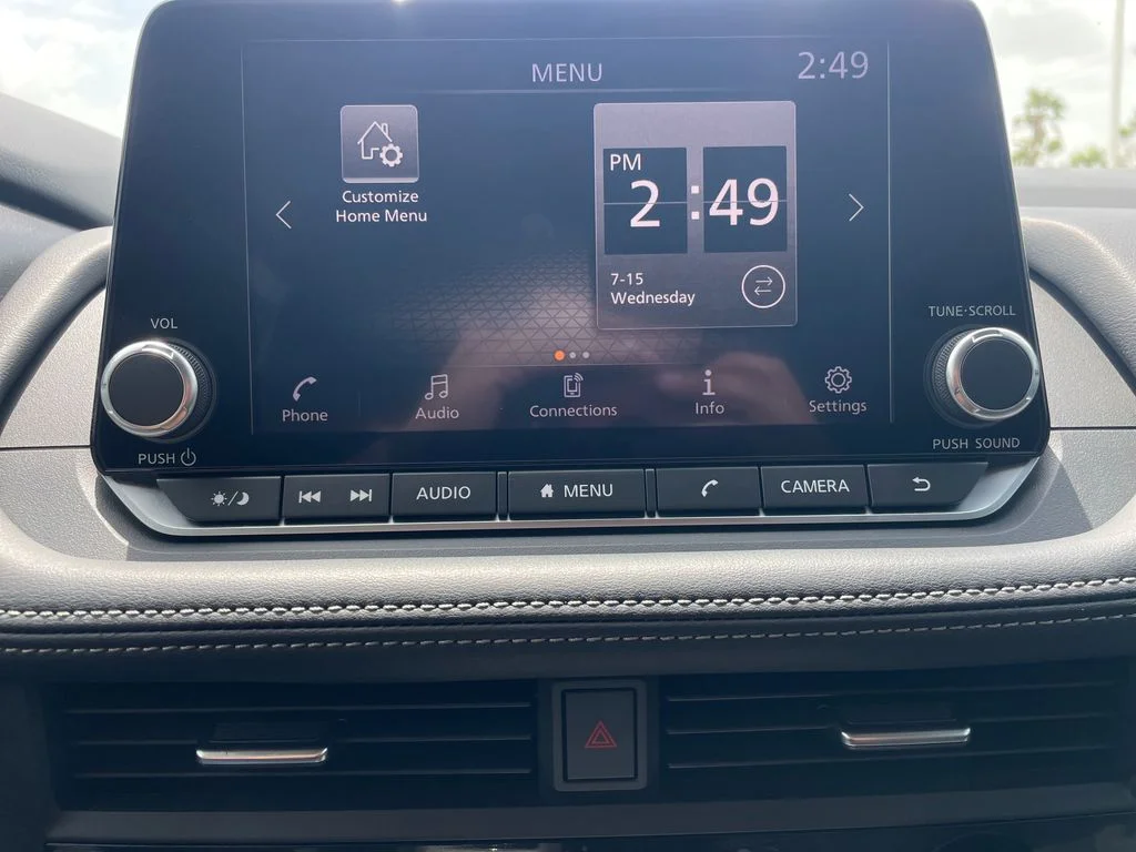 Used 2025 Gray Nissan SV image 16