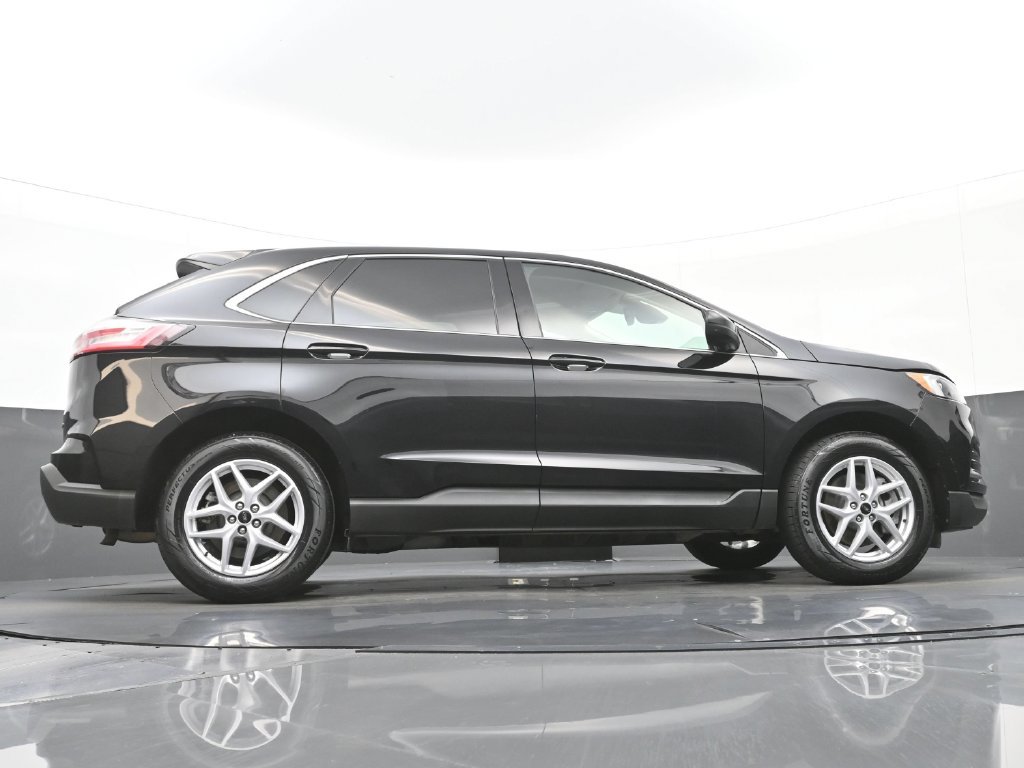 Used 2023 Black Ford SEL image 38