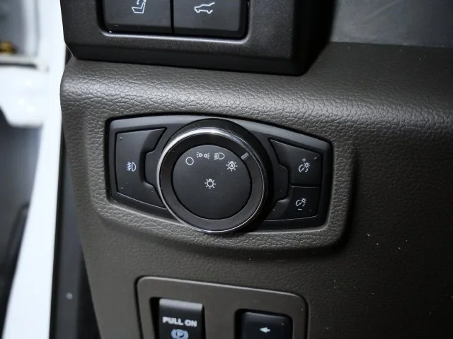 Used 2018 White Ford Limited image 28