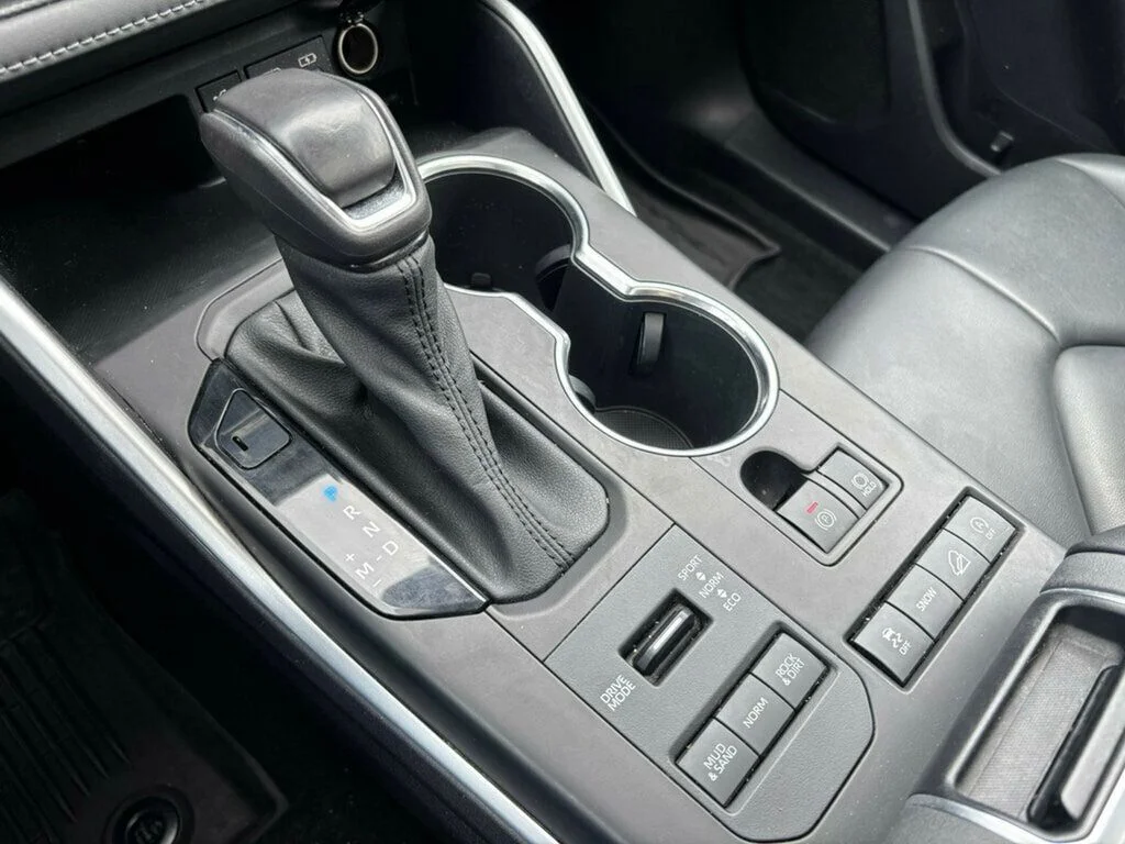 Used 2022 Black Toyota XLE image 42