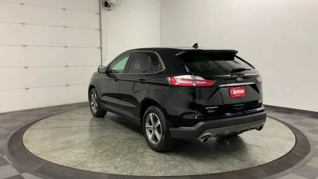 Used 2020 Black Ford SEL image 6