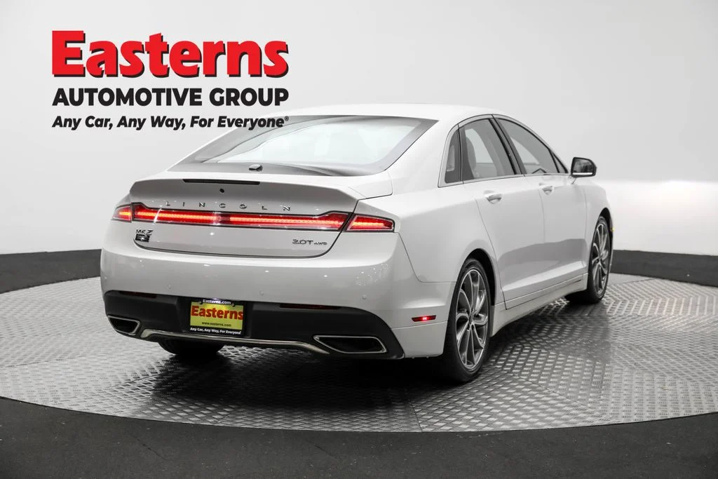 Used 2019 White Lincoln Reserve image 5