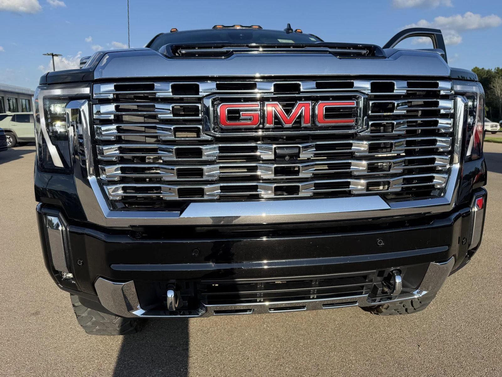 Used 2025 Onyx Black GMC Denali image 26