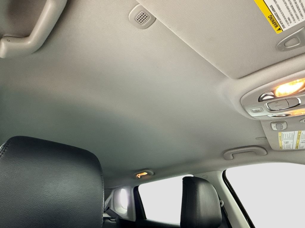 Used 2022 Diamond Black Jeep Trailhawk image 17