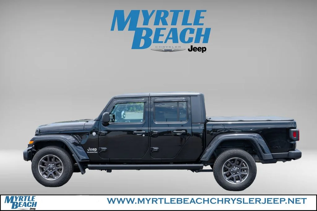 Used 2021 Black Clearcoat Jeep Overland image 3