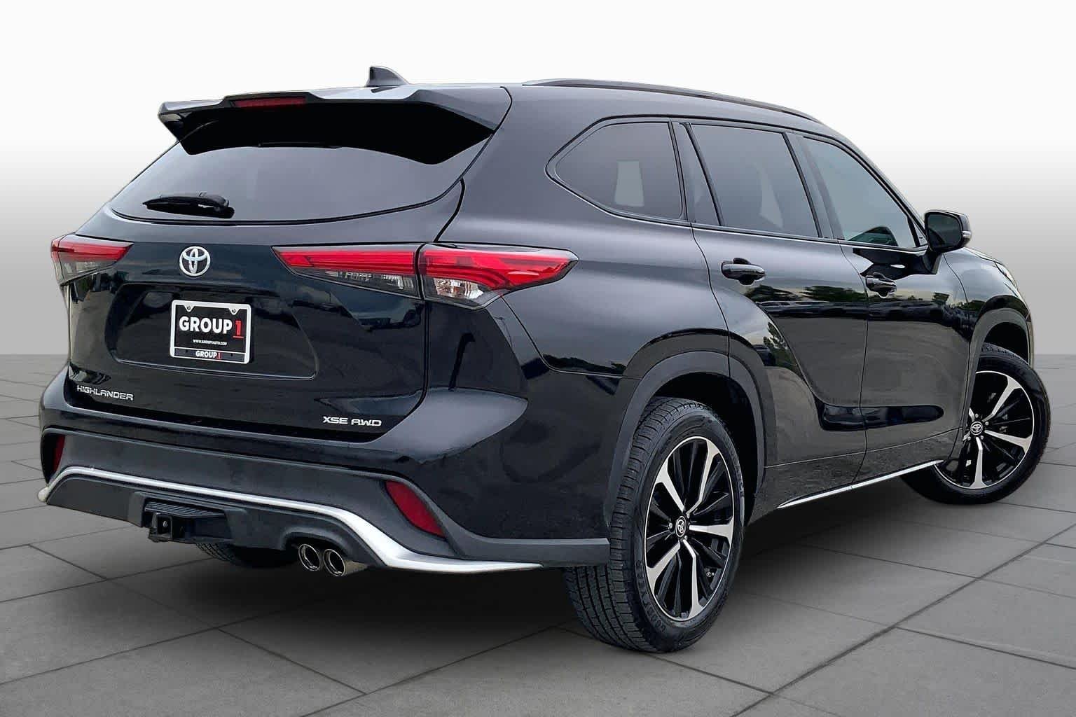 Used 2021 Midnight Black Metallic Toyota XSE image 13