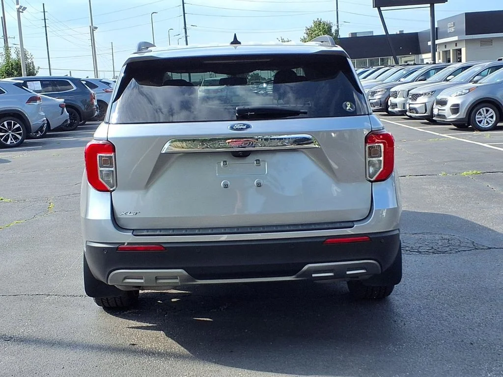 Used 2021 Silver Metallic Ford XLT image 4