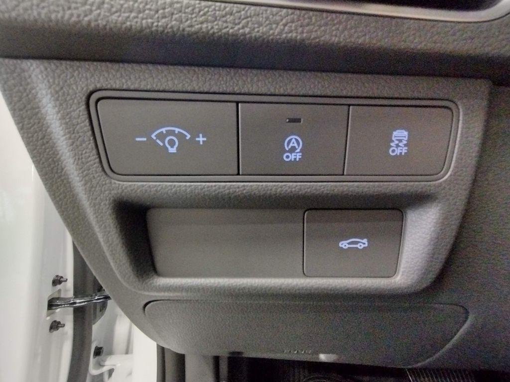 New 2026 White Hyundai SE image 18