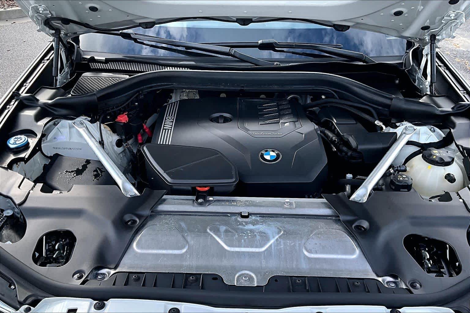 Used 2024 Alpine White BMW sDrive30i image 32