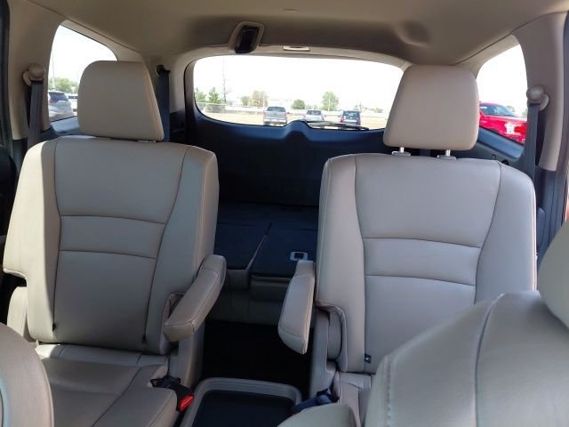 Used 2020 Deep Scarlet Pearl Honda Touring image 28