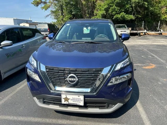 Used 2023 Blue Nissan SV image 8