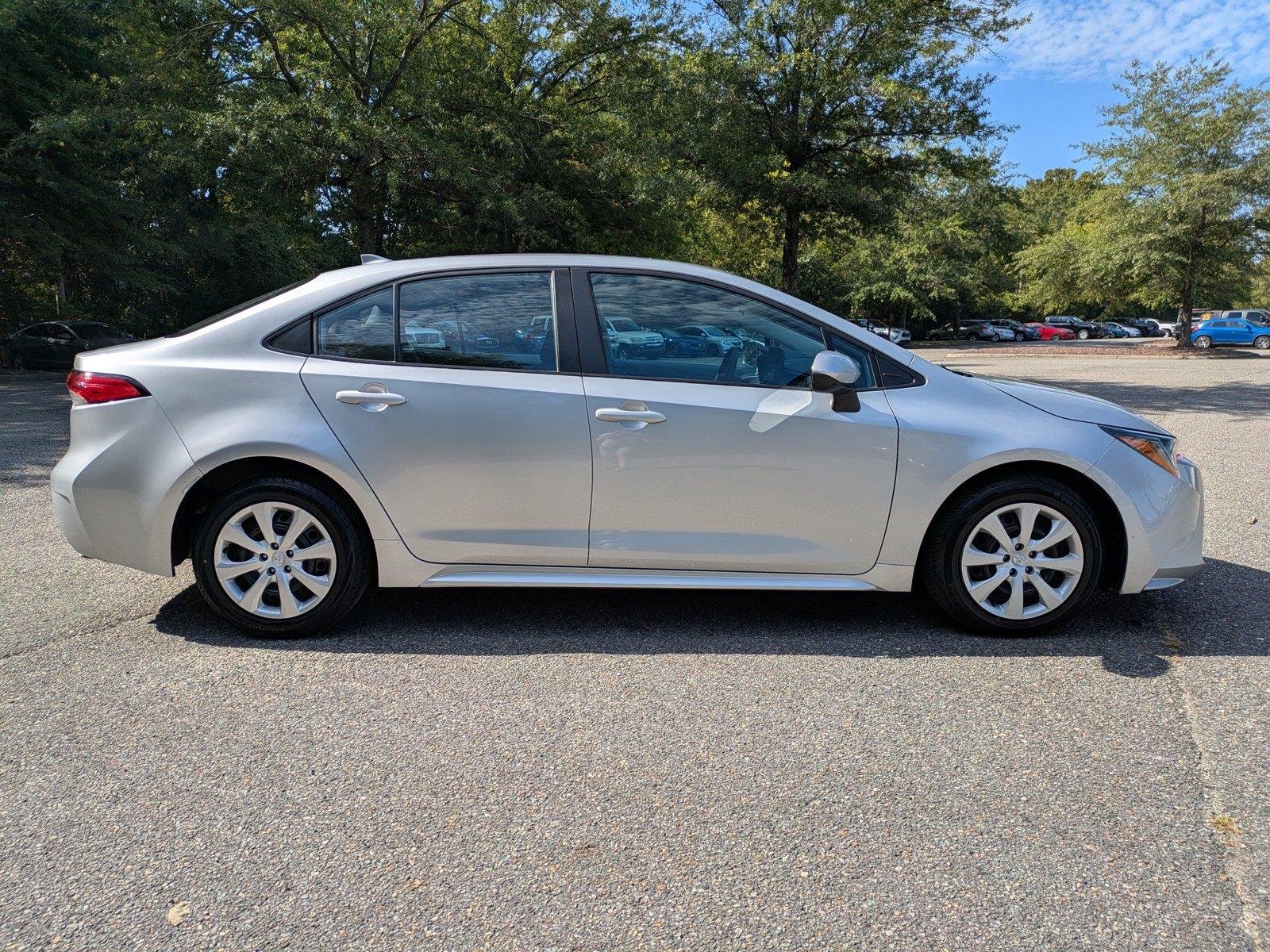 Used 2024  Toyota LE image 3