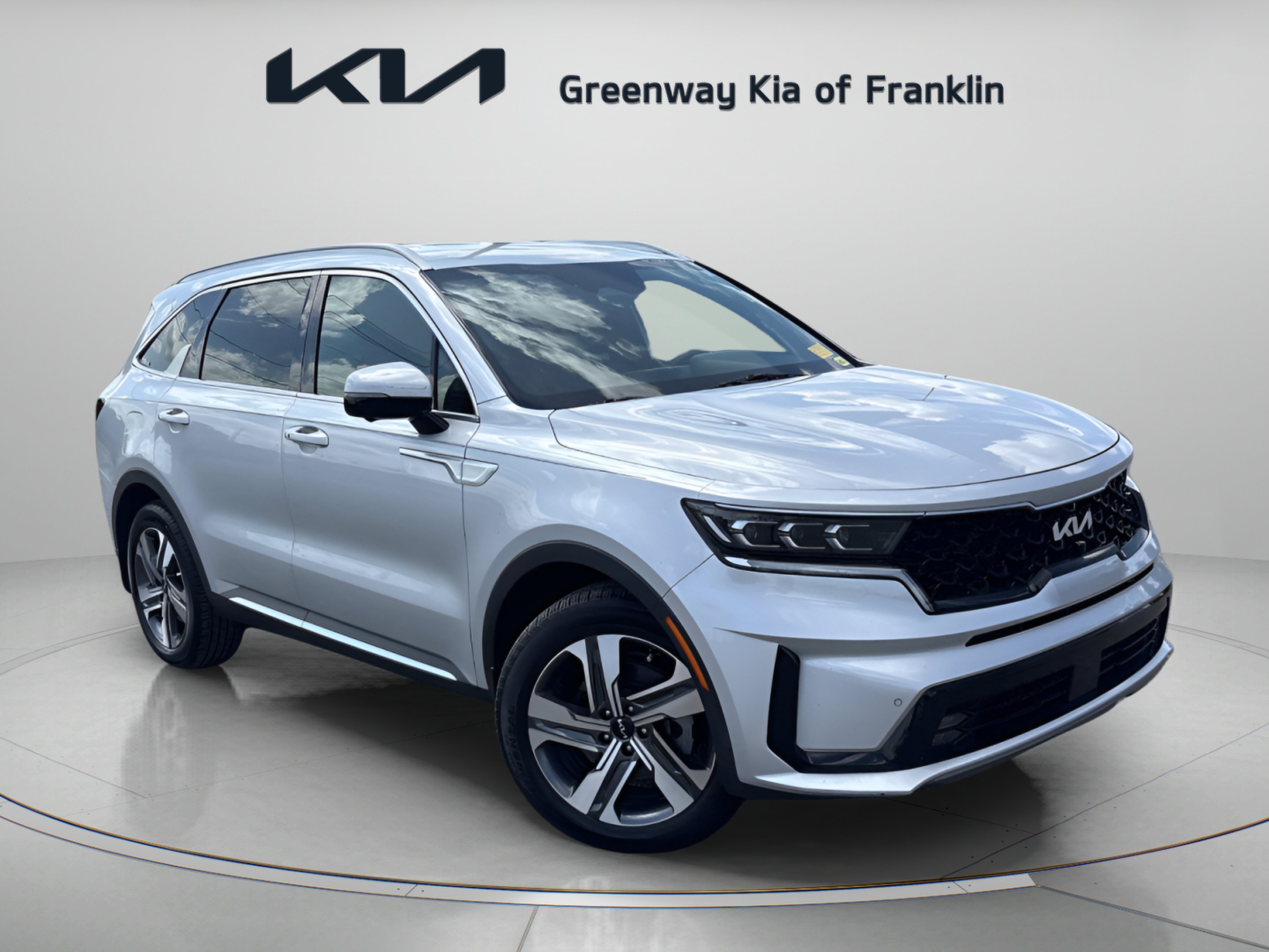 Used 2022 Silky Silver Kia SX Prestige image 1