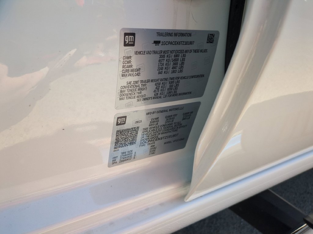 Used 2026 Summit White Chevrolet LT image 30