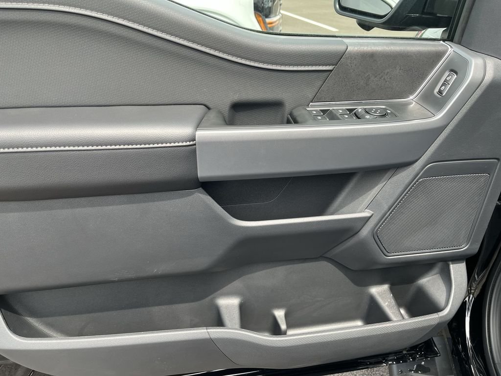 New 2026 Agate Black Metallic Ford XLT image 13