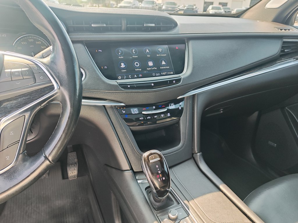 Used 2020 Silver Cadillac Premium Luxury image 22