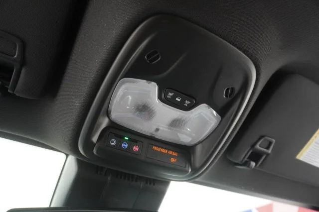 New 2026 Sterling Metallic GMC Elevation image 35