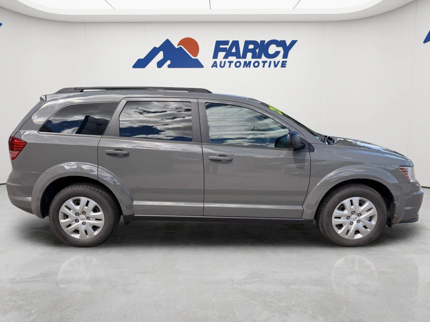 Used 2020 Destroyer Gray Clearcoat Dodge SE Value image 6