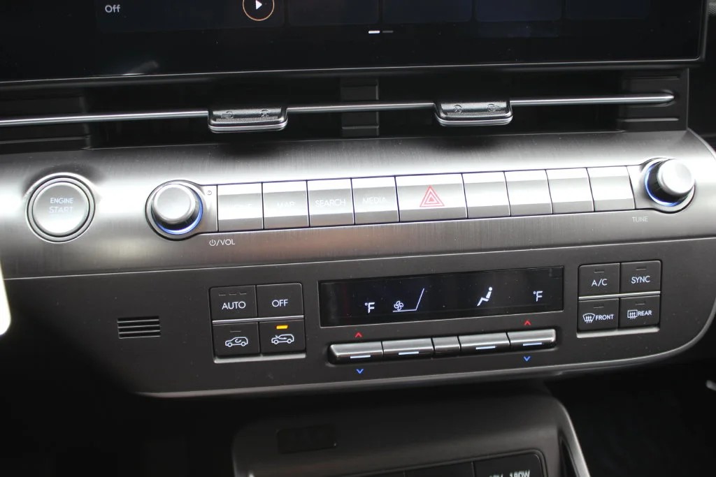 Used 2026 White Hyundai SEL Premium image 11