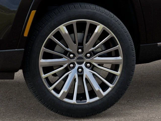 New 2025 Diamond Black Crystal Pearl-Coat Exterior Paint Jeep Series II image 37