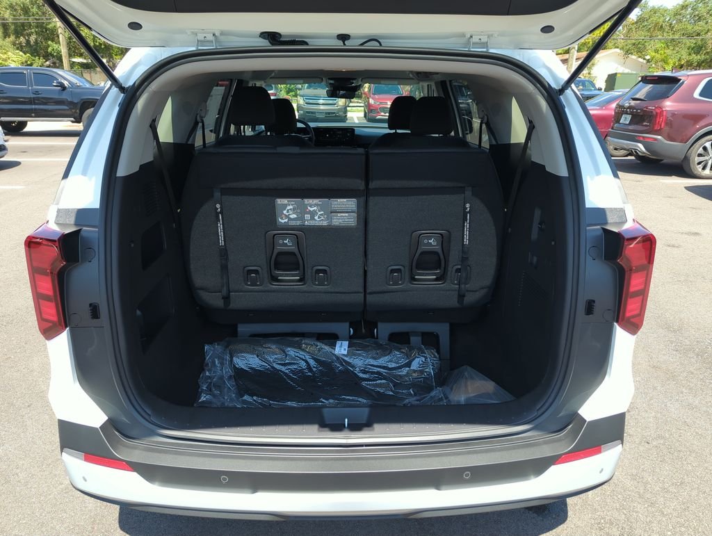 New 2027 Snow White Pearl Kia LX image 29