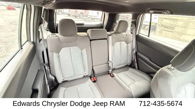 New 2026 White Jeep Laredo image 39