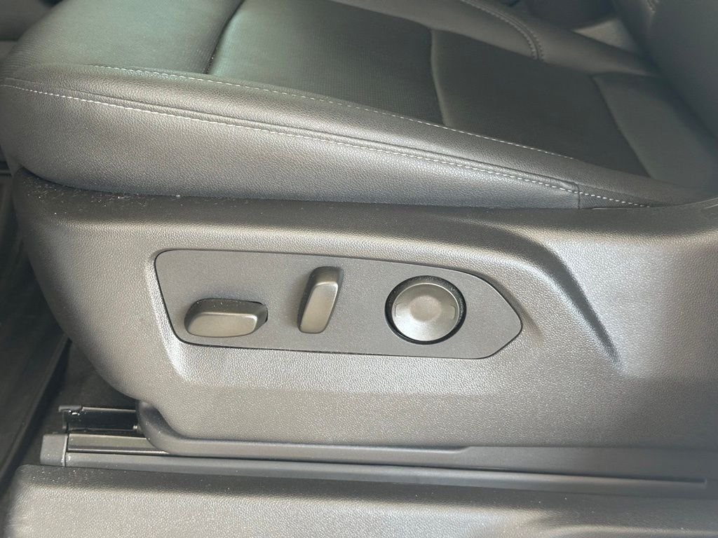 Used 2025 White Chevrolet LTZ image 16