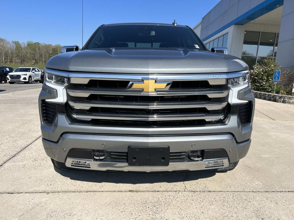 Used 2025 Sterling Gray Metallic Chevrolet High Country image 9