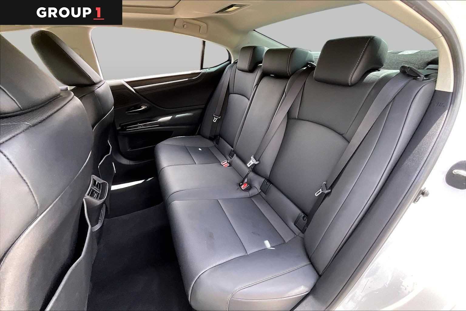 Used 2024 Eminent White Pearl Lexus  image 18
