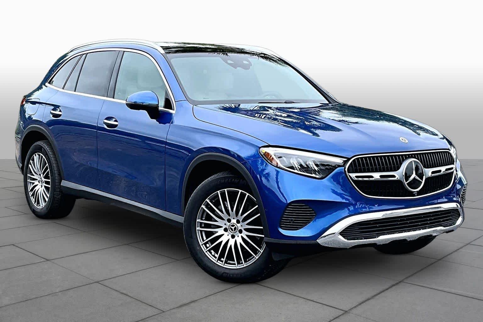 Used 2026 Starling Blue Metallic Mercedes-Benz GLC 300 image 3