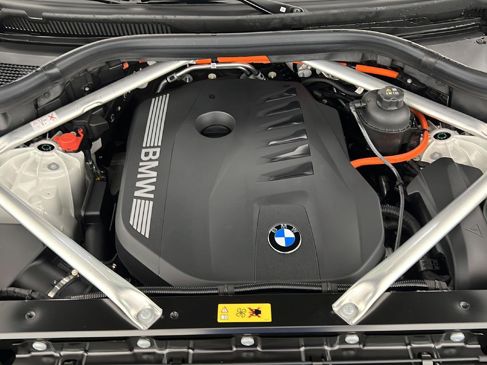 New 2026 Alpine White BMW xDrive50e image 22