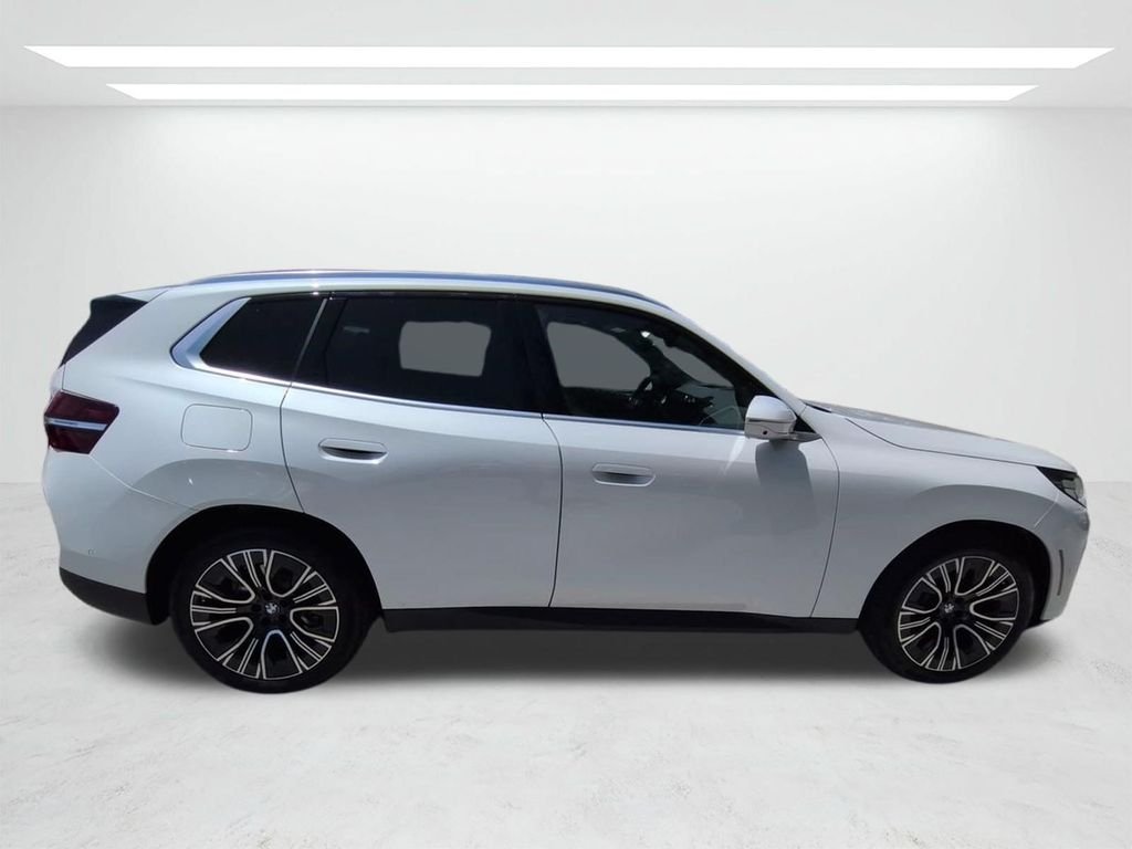 New 2026 White Metallic BMW 30 xDrive image 3