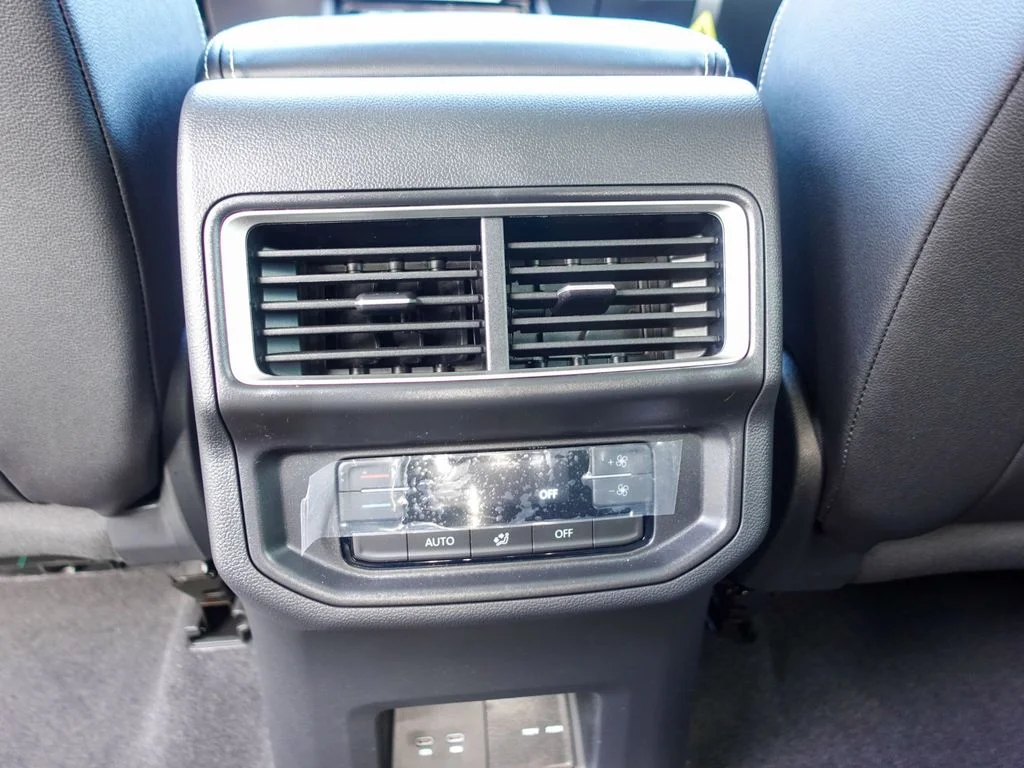 2026 Volkswagen Atlas SE w/Tech - Photo 23