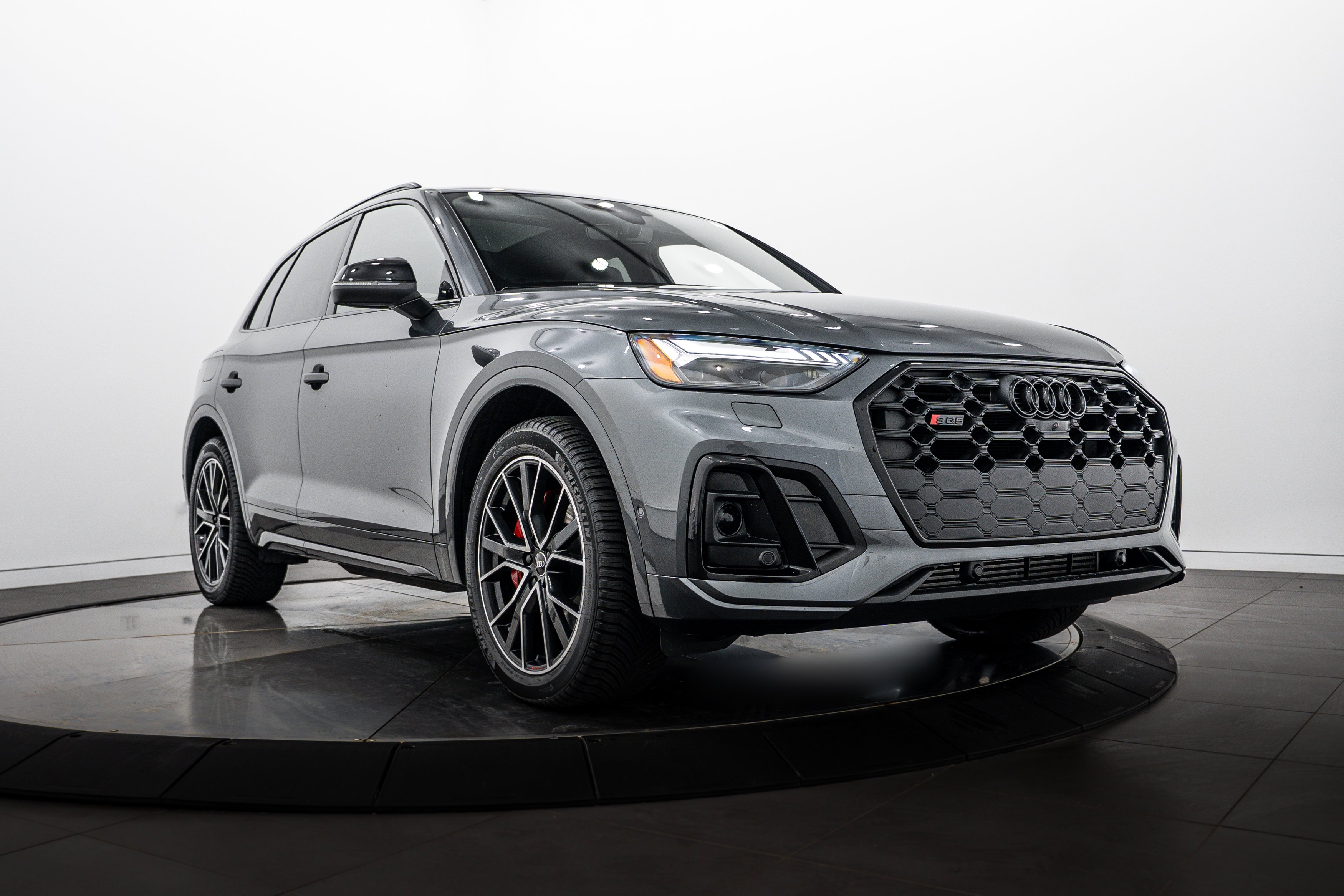 2023 Audi SQ5 Prestige's photo