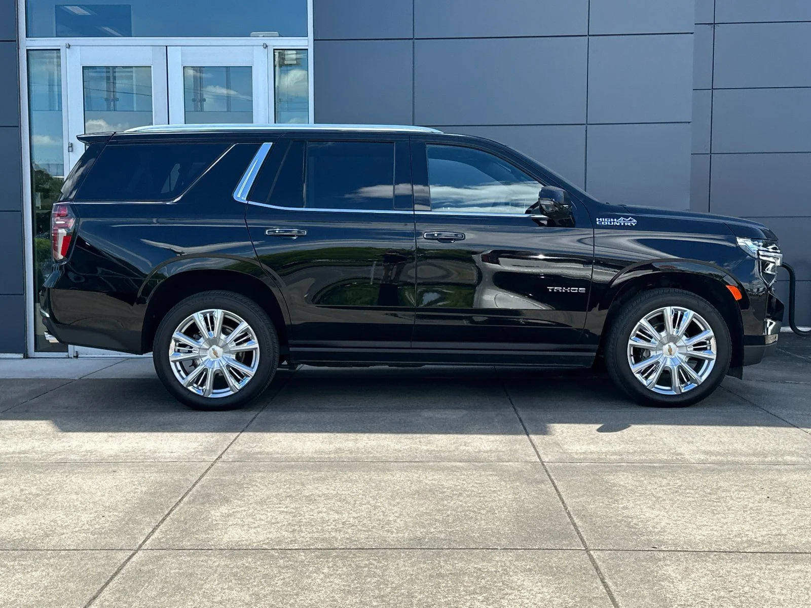 Used 2022 Black Chevrolet High Country image 2