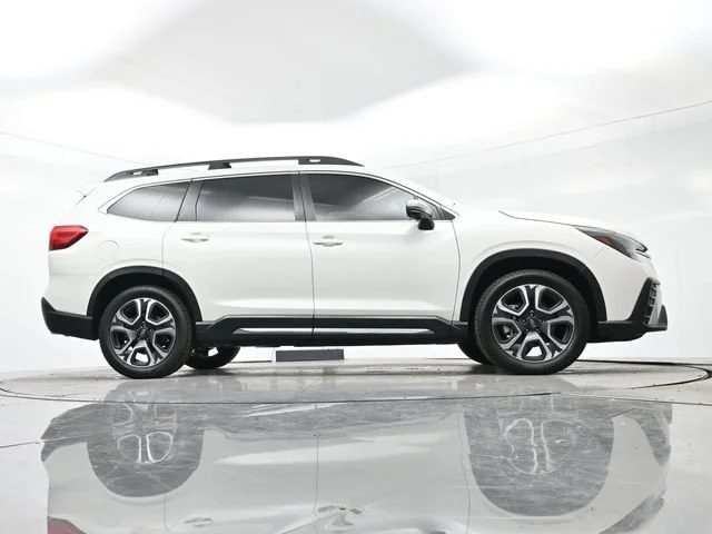 Used 2023 Crystal White Pea Subaru Limited image 34