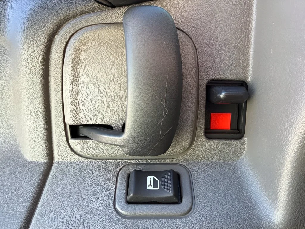 Used 2025 Summit White Chevrolet 1LT image 10