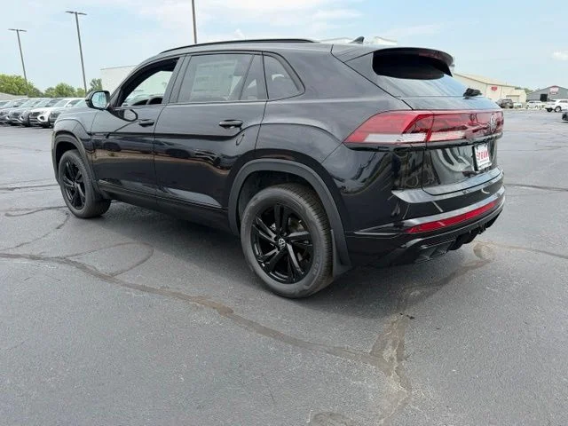 New 2026 Deep Black Pearl Volkswagen 2.0T SEL R-Line Black image 5