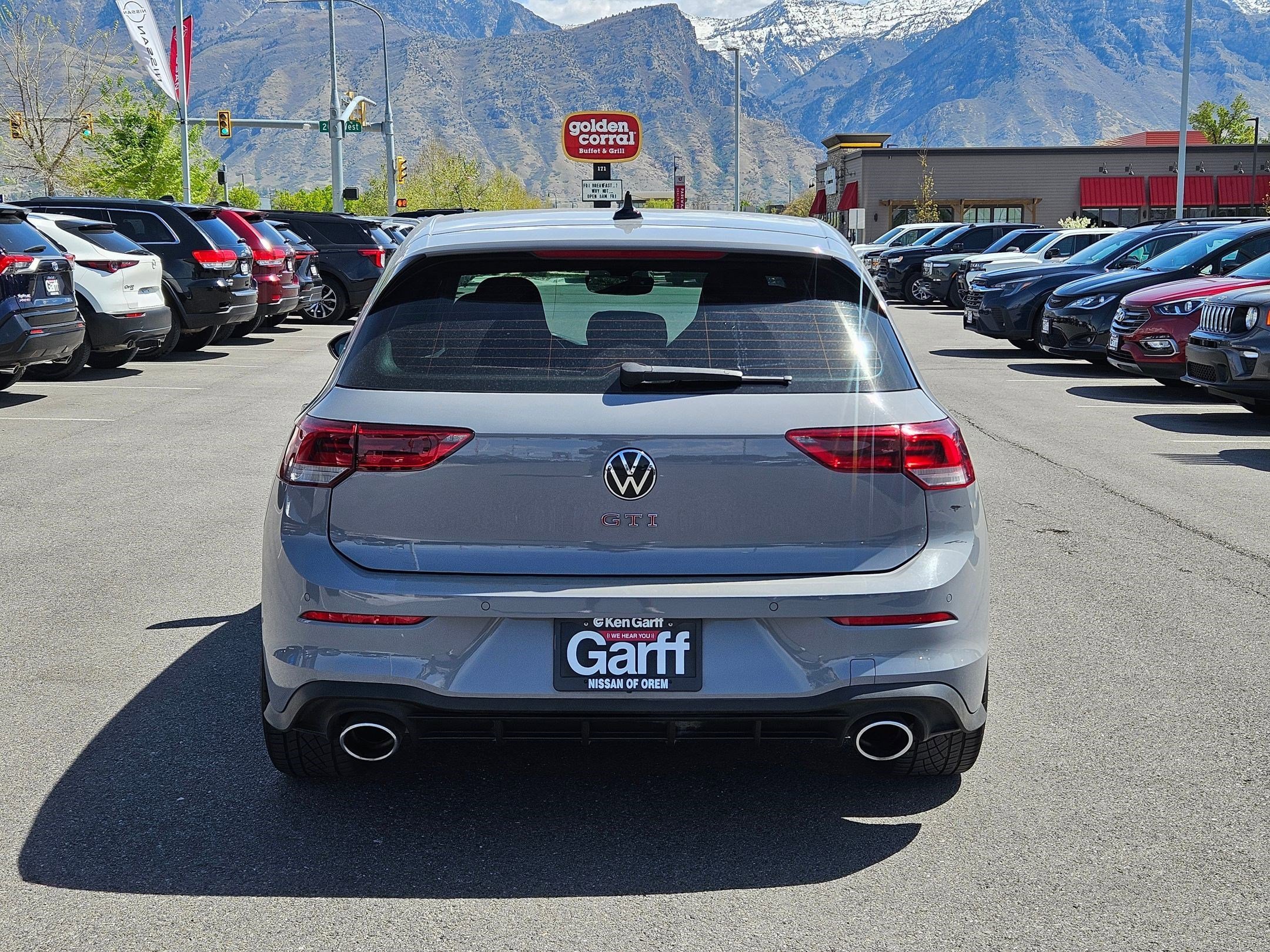 Used 2023 Moonstone Gray Volkswagen SE image 4