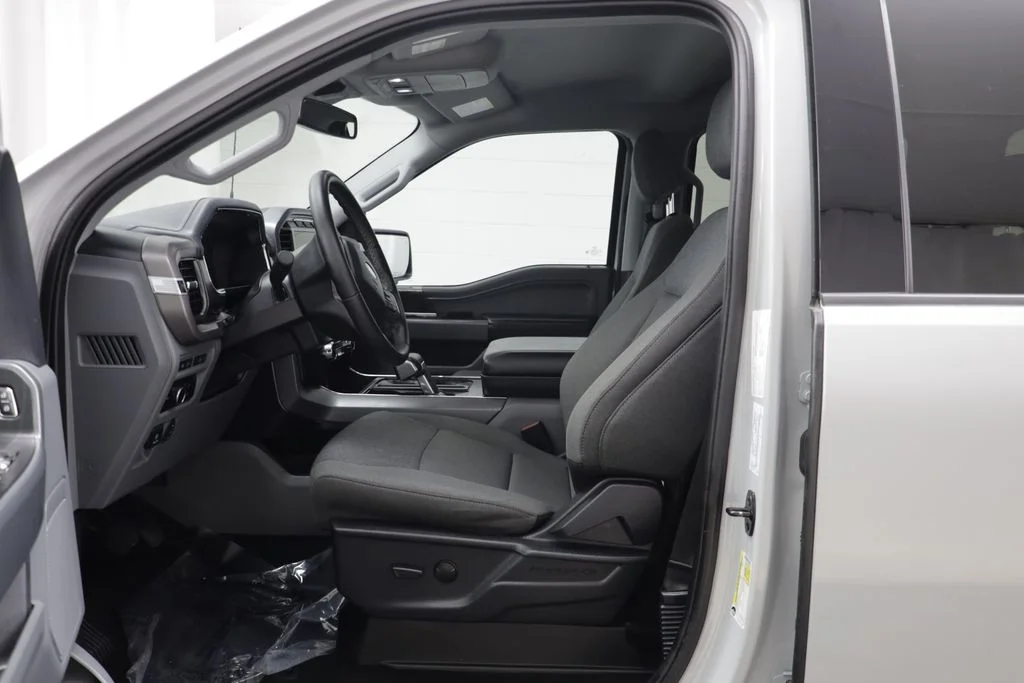 Used 2024 Avalanche Ford XLT image 6