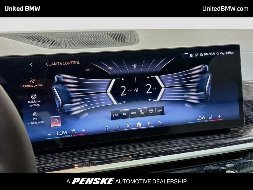 New 2027 Manhattan Green Metallic BMW xDrive40i image 18