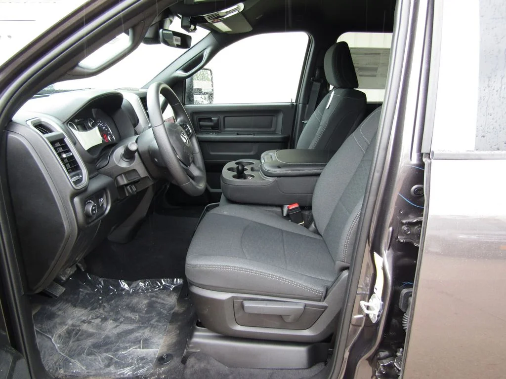 New 2026 Granite Crystal Metallic Clear-Coat Exterior Paint RAM Tradesman image 18