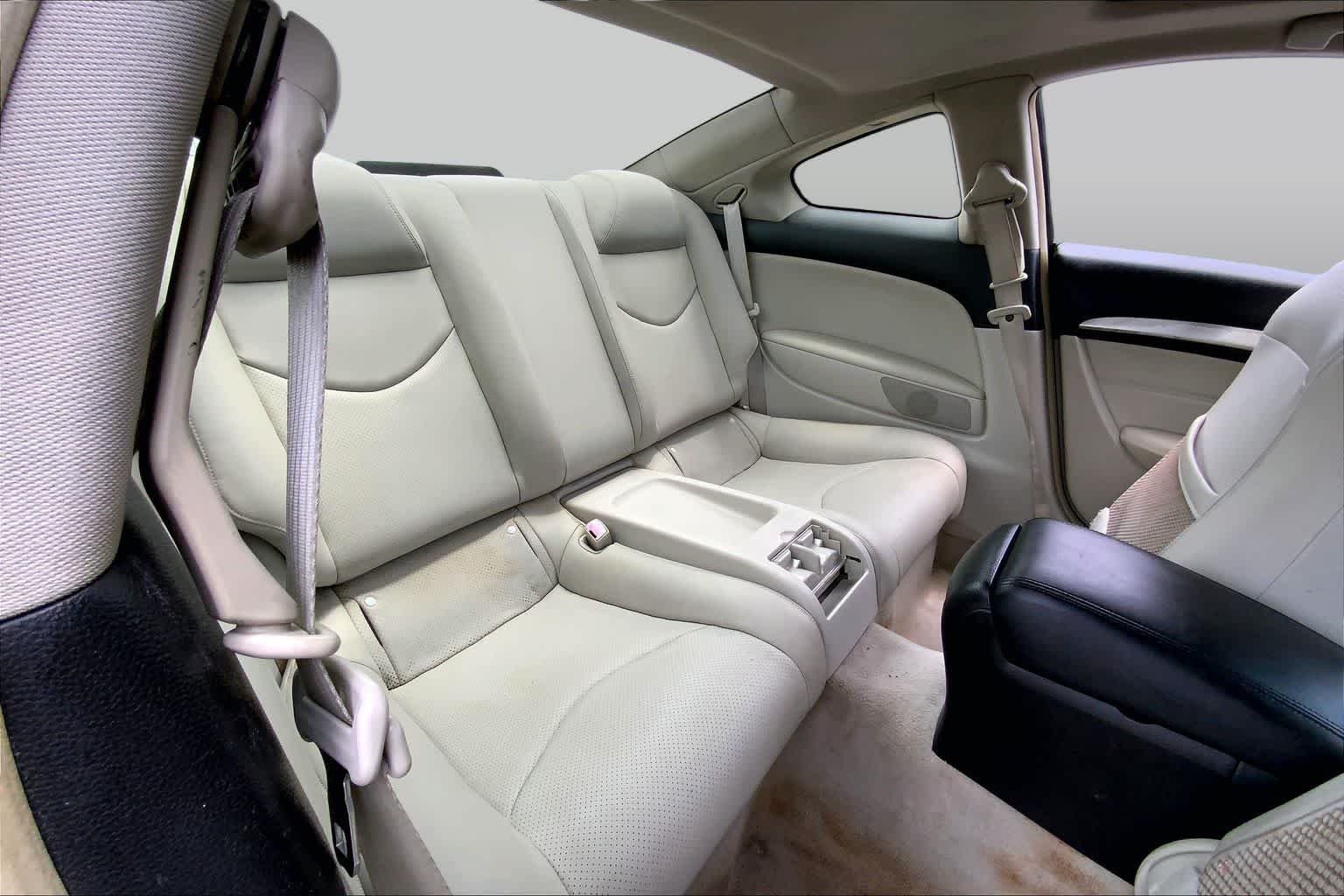 Used 2014 Liquid Platinum INFINITI  image 19