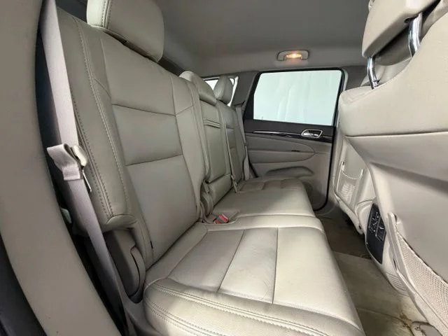 Used 2013 Black Jeep Laredo image 34