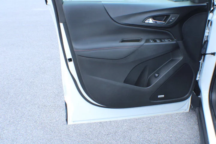 Used 2023 Summit White Chevrolet RS image 6