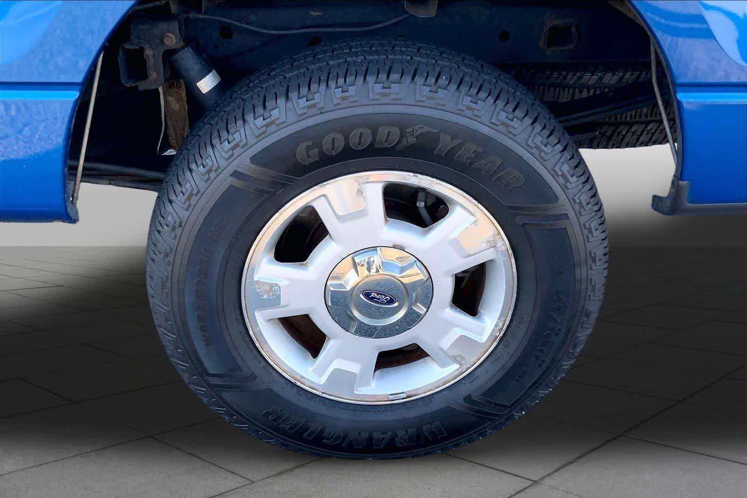 Used 2014 Blue Flame Metallic Ford XLT image 10