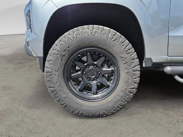 Used 2024 Sterling Gray Metallic Chevrolet LT image 16